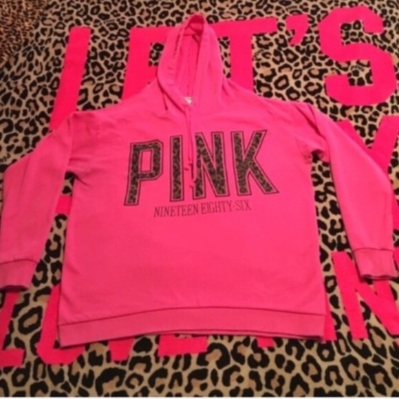 PINK Victoria's Secret Tops - Victoria Secret Pink cheetah hoodie